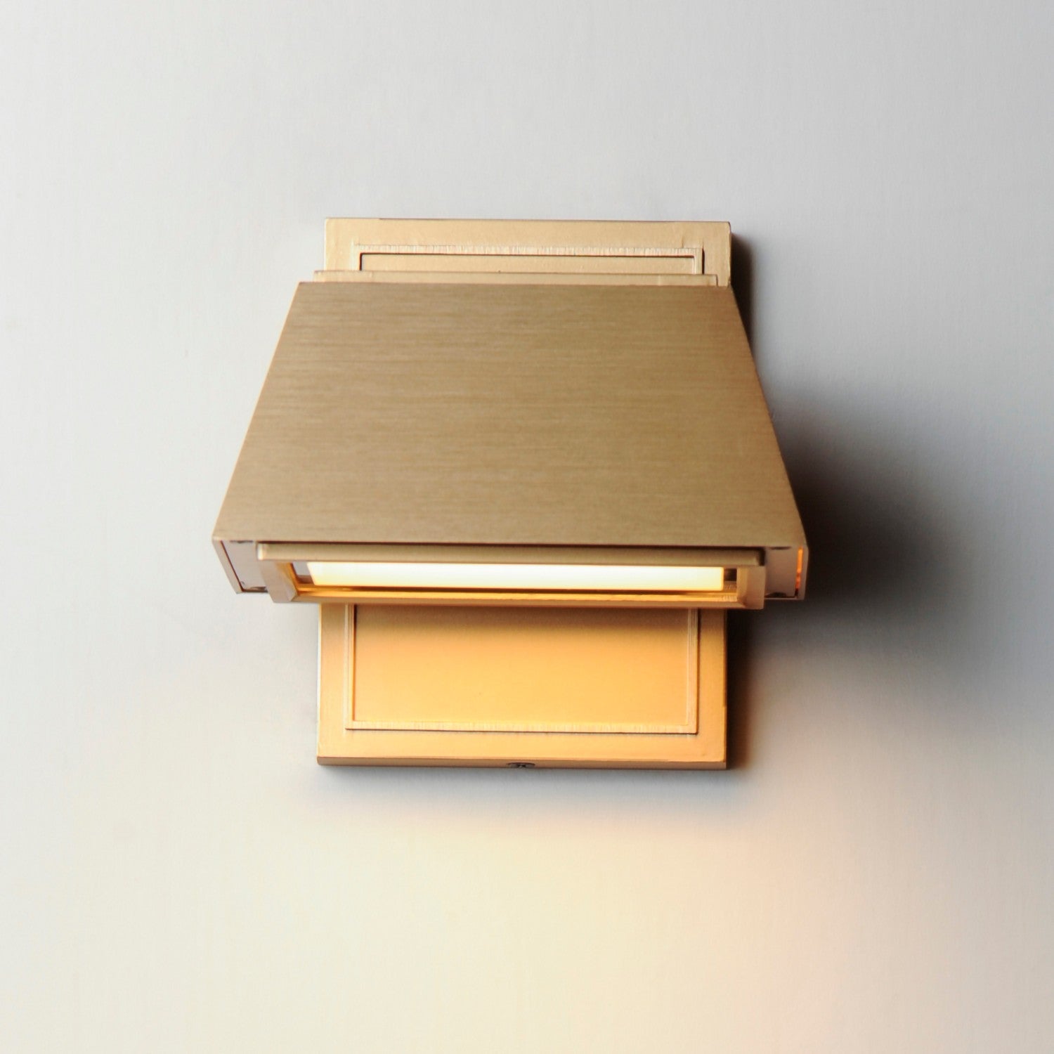 Maxim 52129AB: 1264597-2.jpg