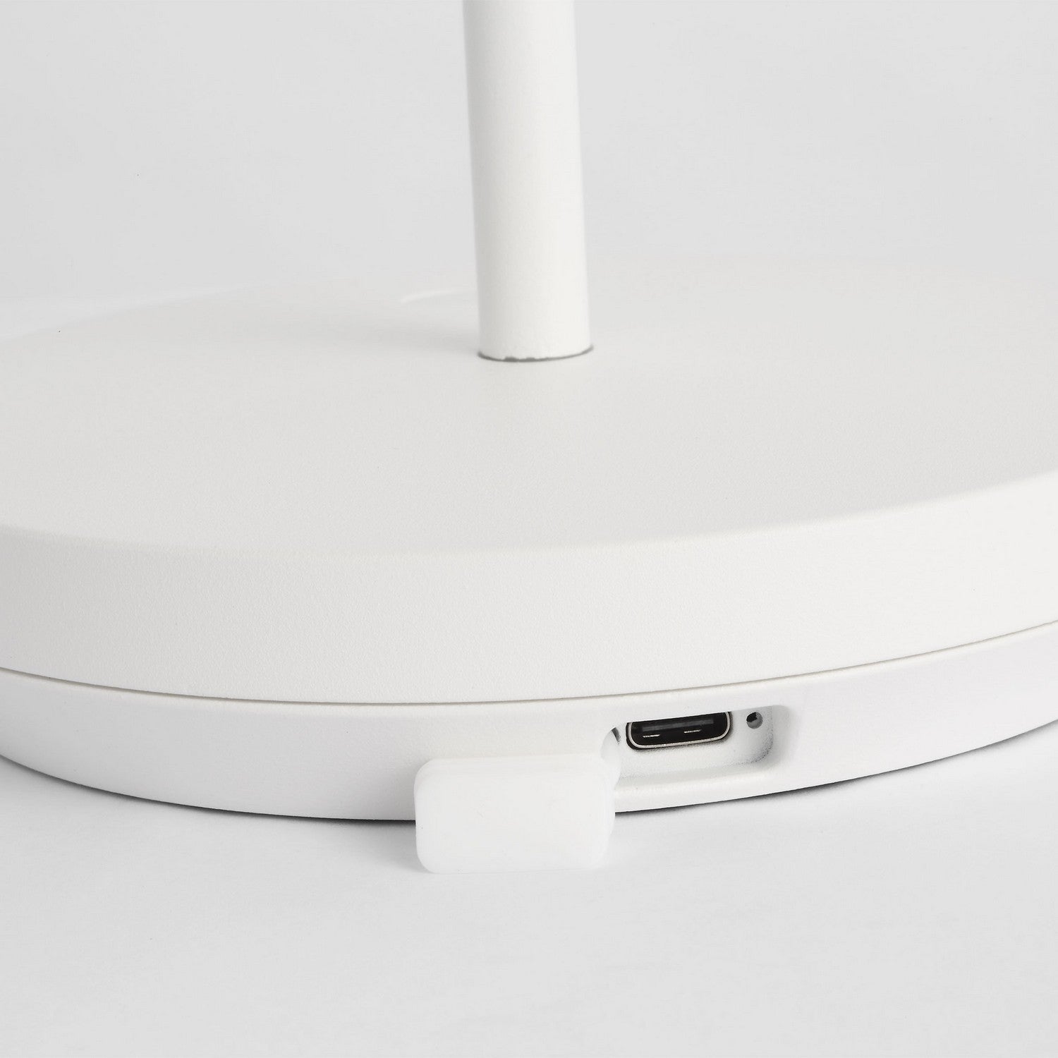 Tech Lighting SLTB25927W: lad-5260382-4.jpg
