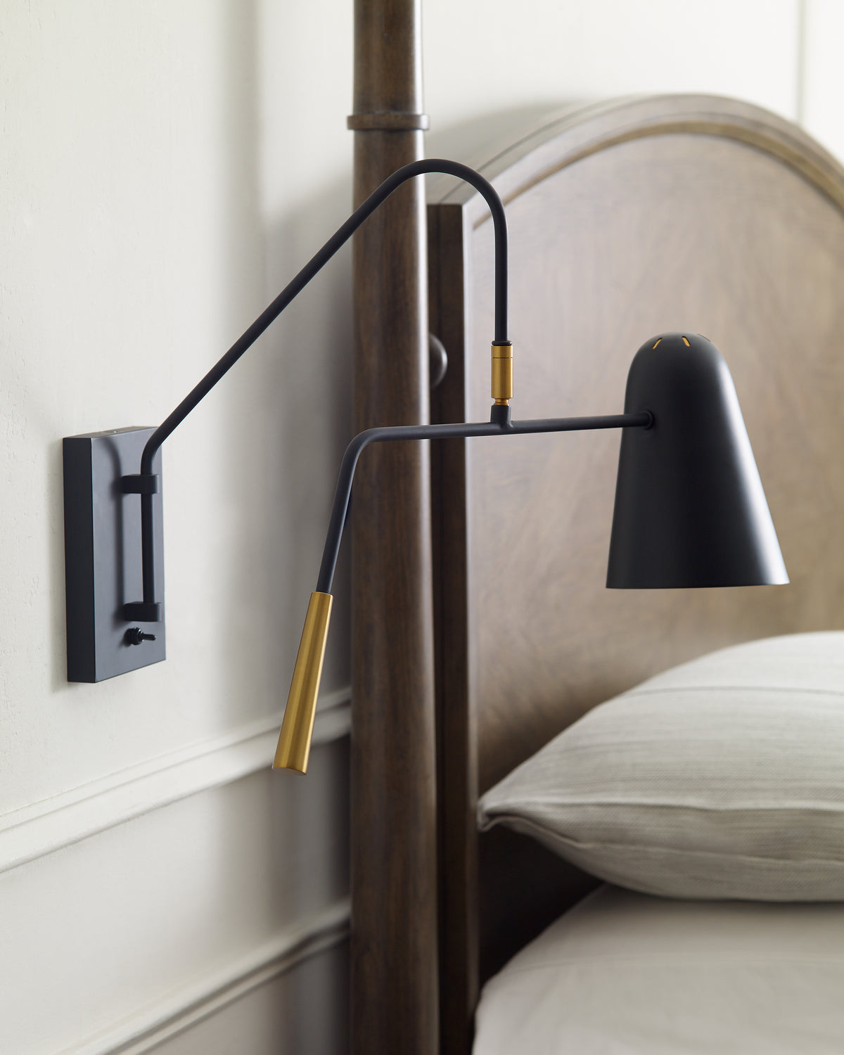 Visual Comfort EW1041MBK: 977474-4.jpg
