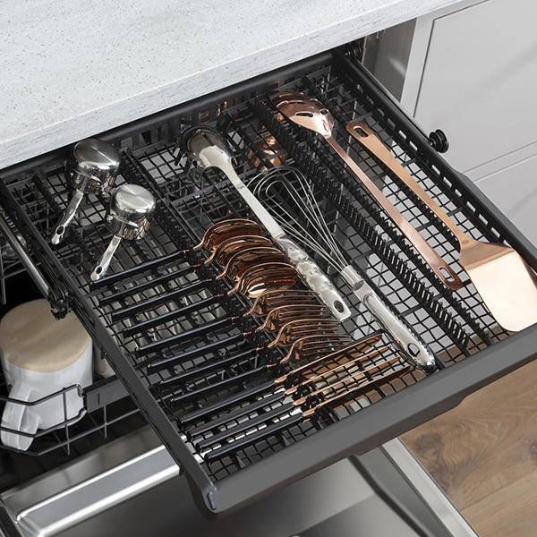 24 in Top Control Dishwasher with Sanitize and Ultra Wash & Dry, Bar Handle, 45 dB
