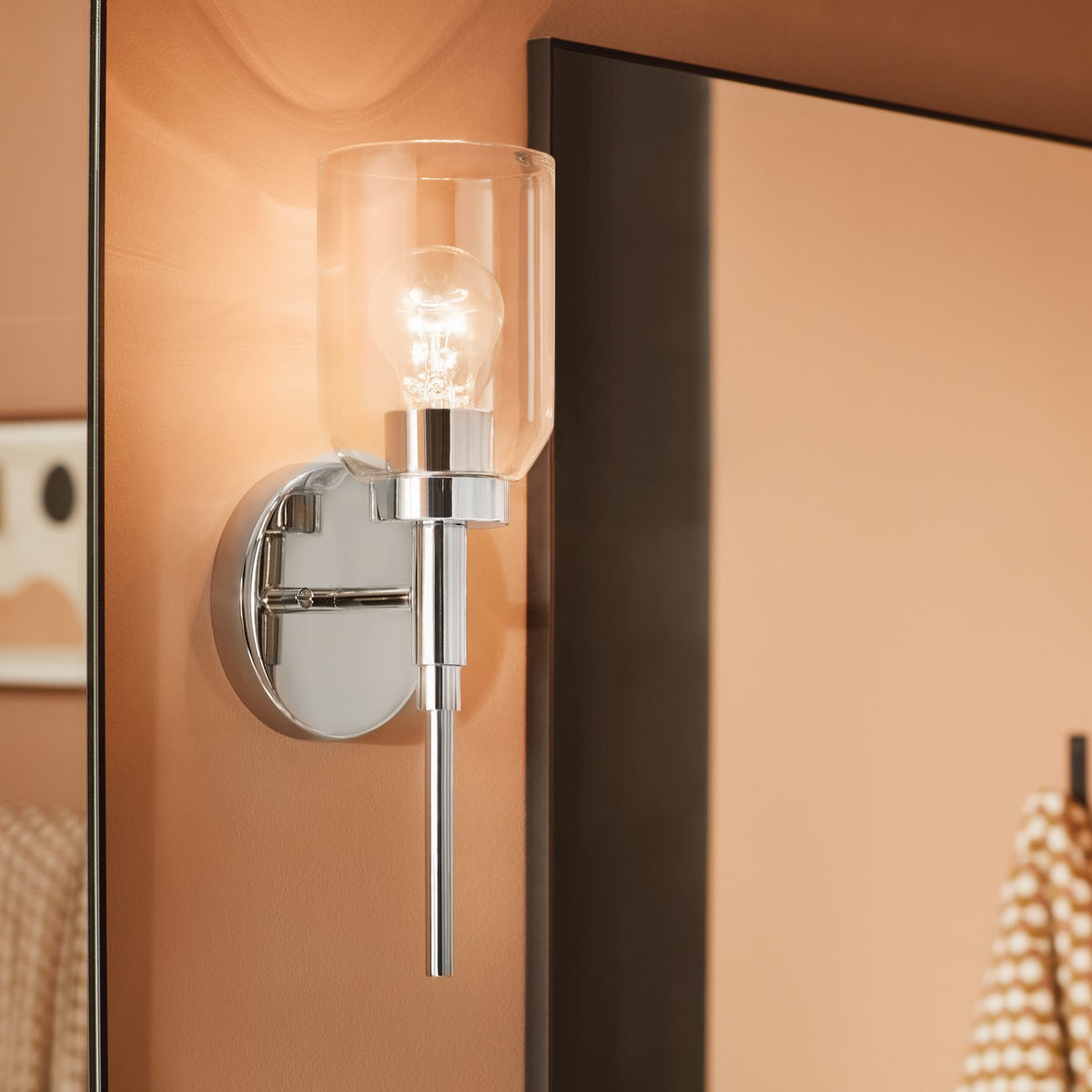 Madden 1-Light Wall Sconce with Clear Glass Shade