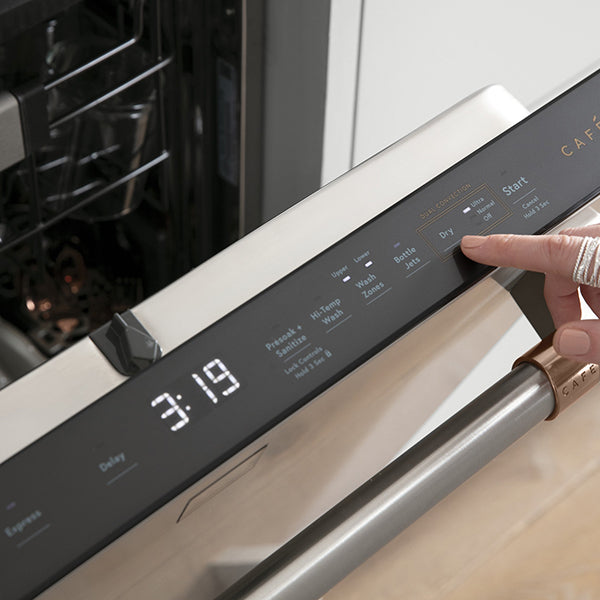 24 in Top Control Dishwasher with Sanitize and Ultra Wash & Dual Convection Dry, Bar Handle, 39 dB